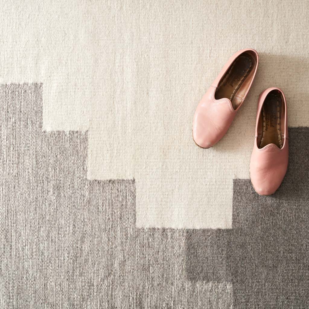 Linear Handwoven Accent Rug in Rose - Image 6