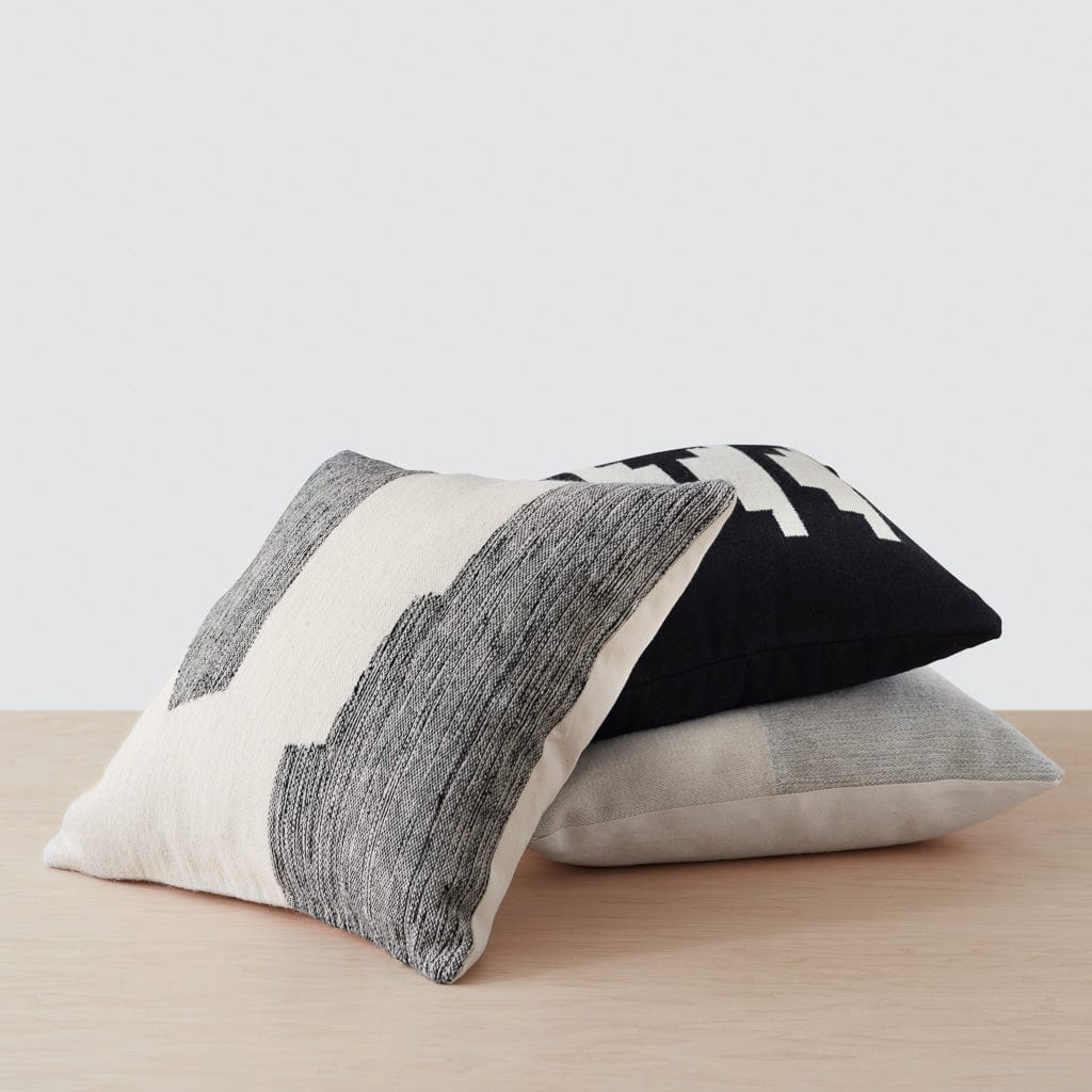 Minimal Balanced Woven Decorative Pillow - Image 4