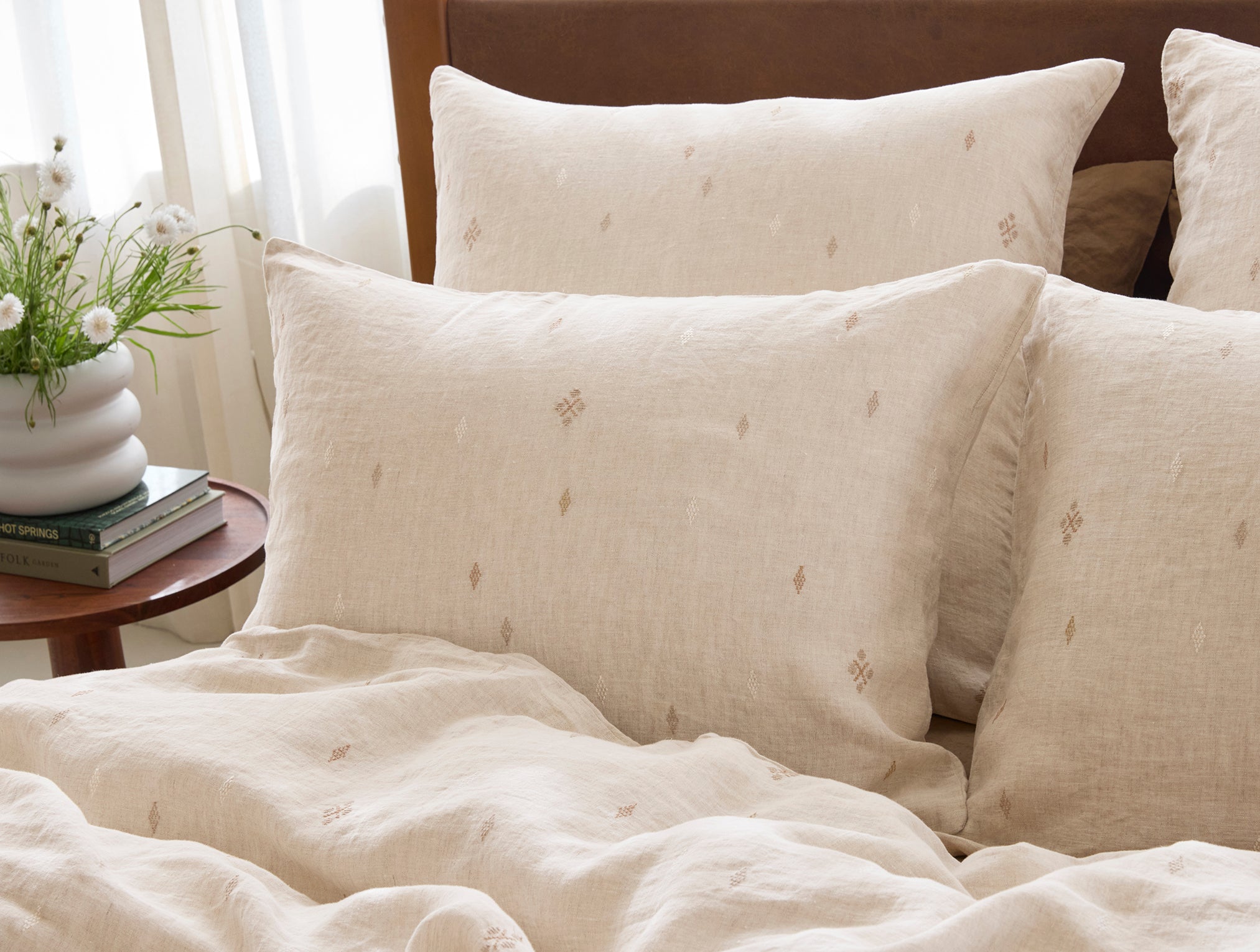 Natural Embroidered Linen Pillow Sham for Everyday Comfort - Image 2