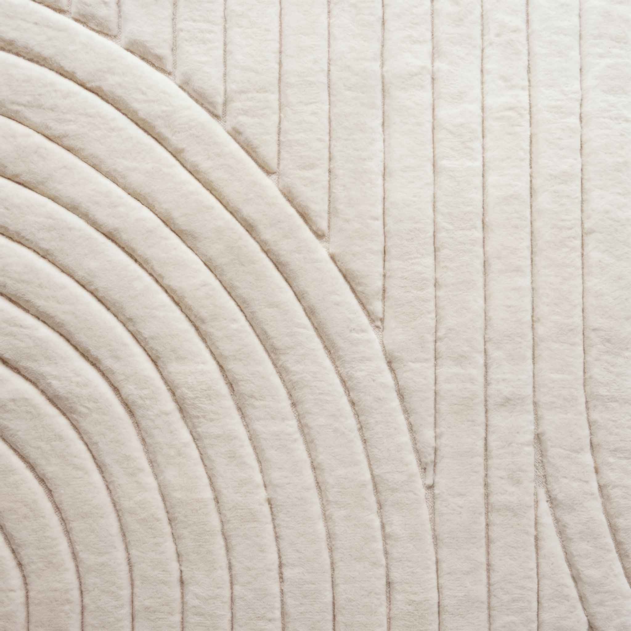 Refined Hand-Knotted Wool Area Rug in Ecru - Image 3