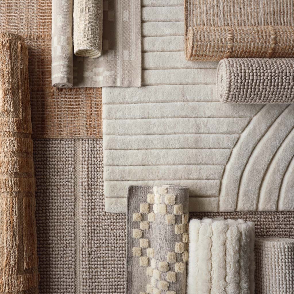 Refined Hand-Knotted Wool Area Rug in Ecru - Image 4