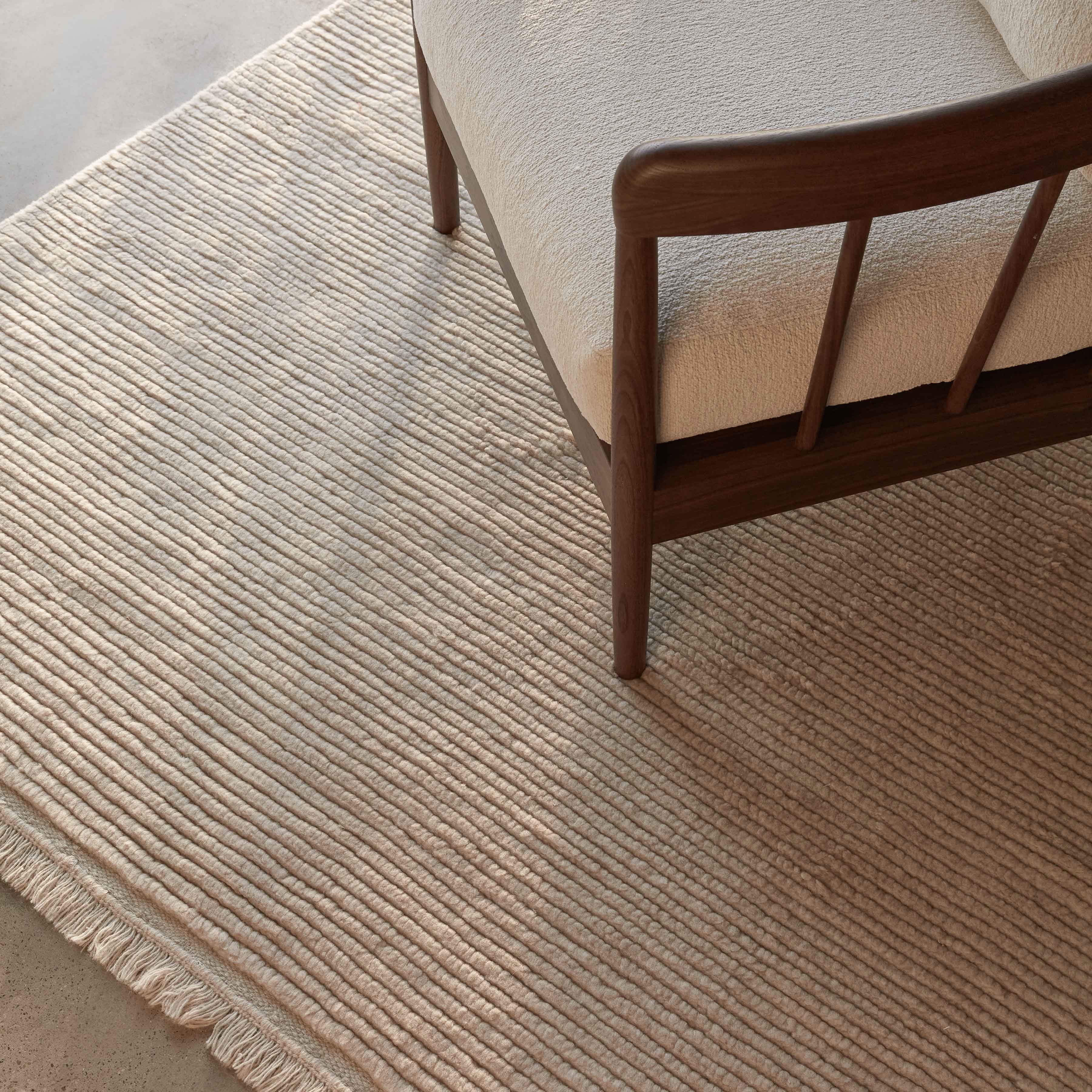 Modern Soft Hand-Knotted Area Rug - Image 9
