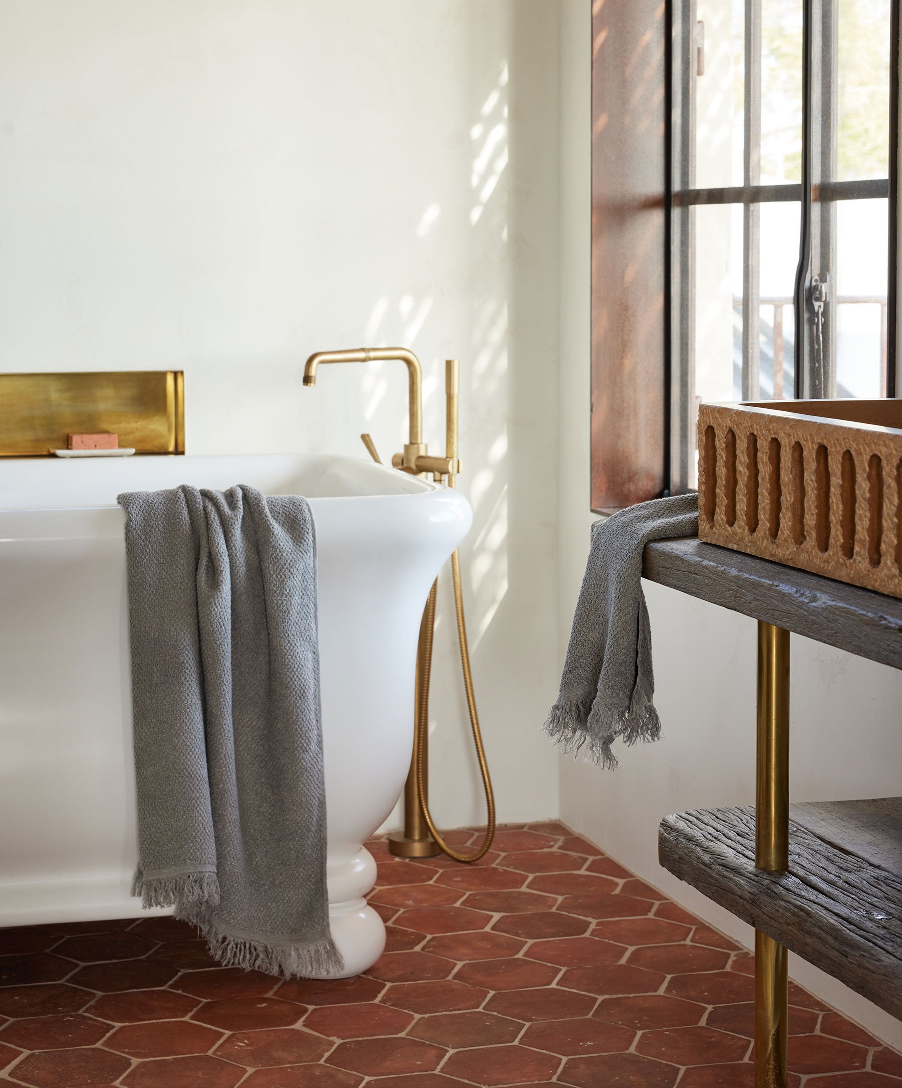 Pebble Linen Bathroom Towel Set Collection - Image 5