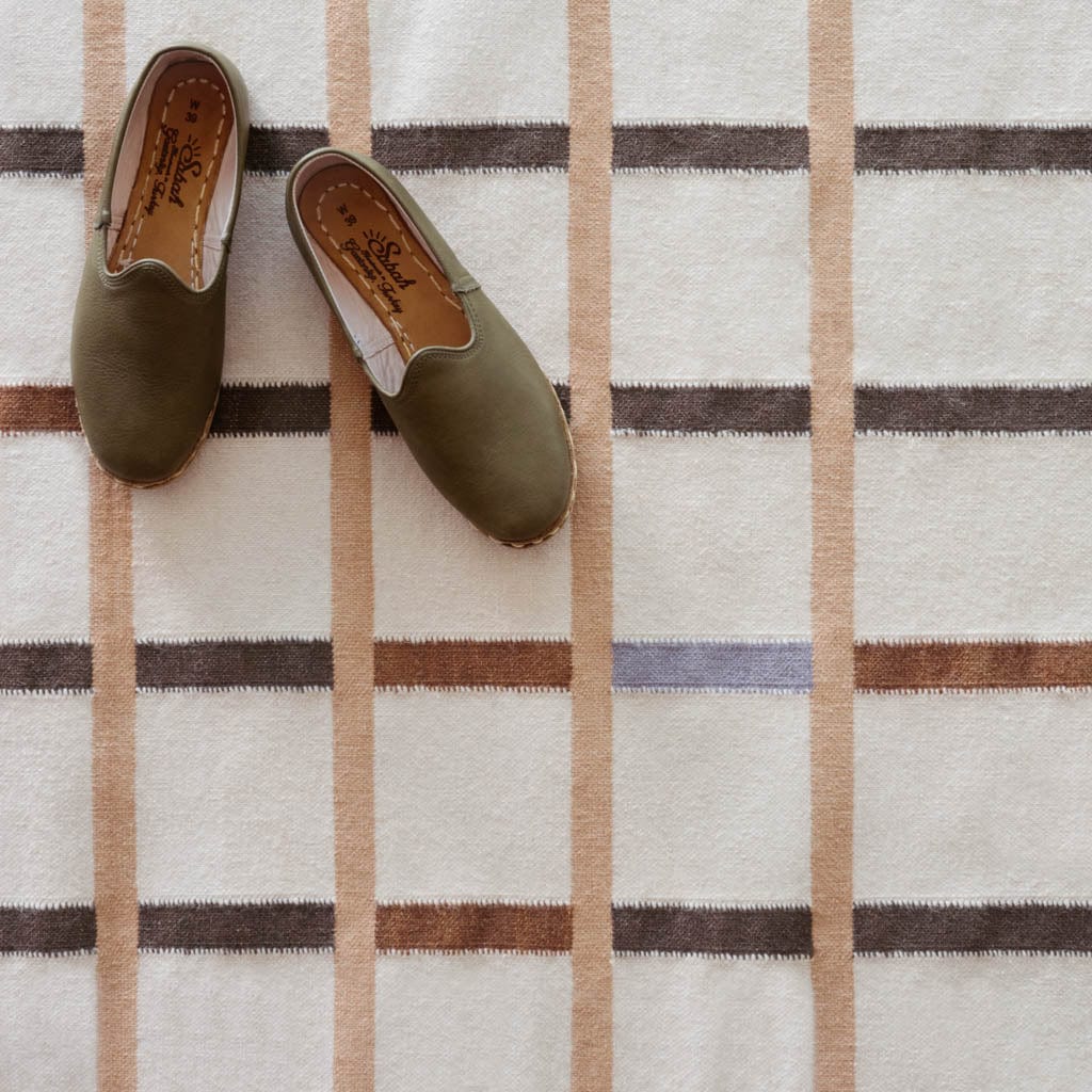 Modern Coastal Handwoven Accent Rug - Image 3