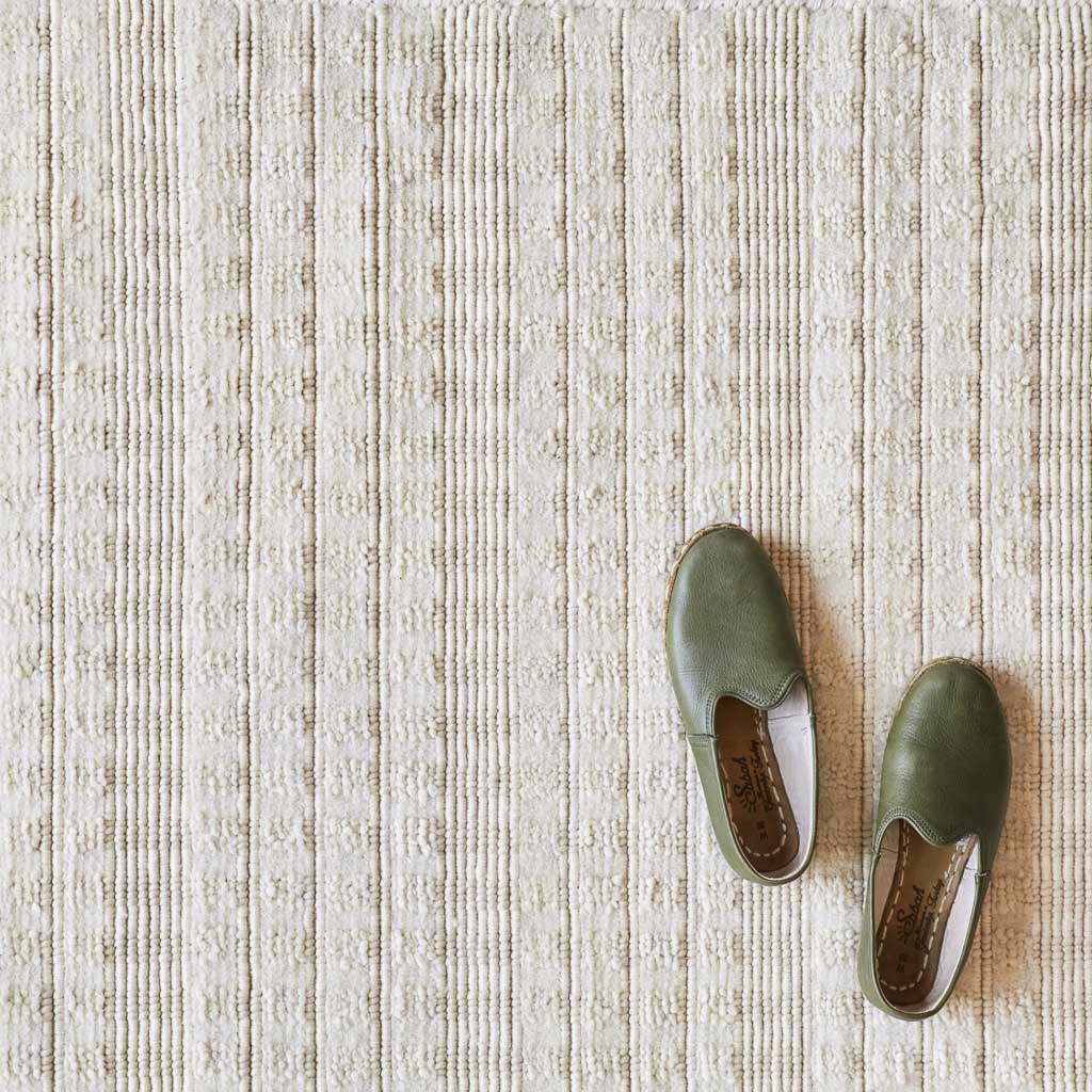 Natural Handwoven Wool Area Rug - Image 4