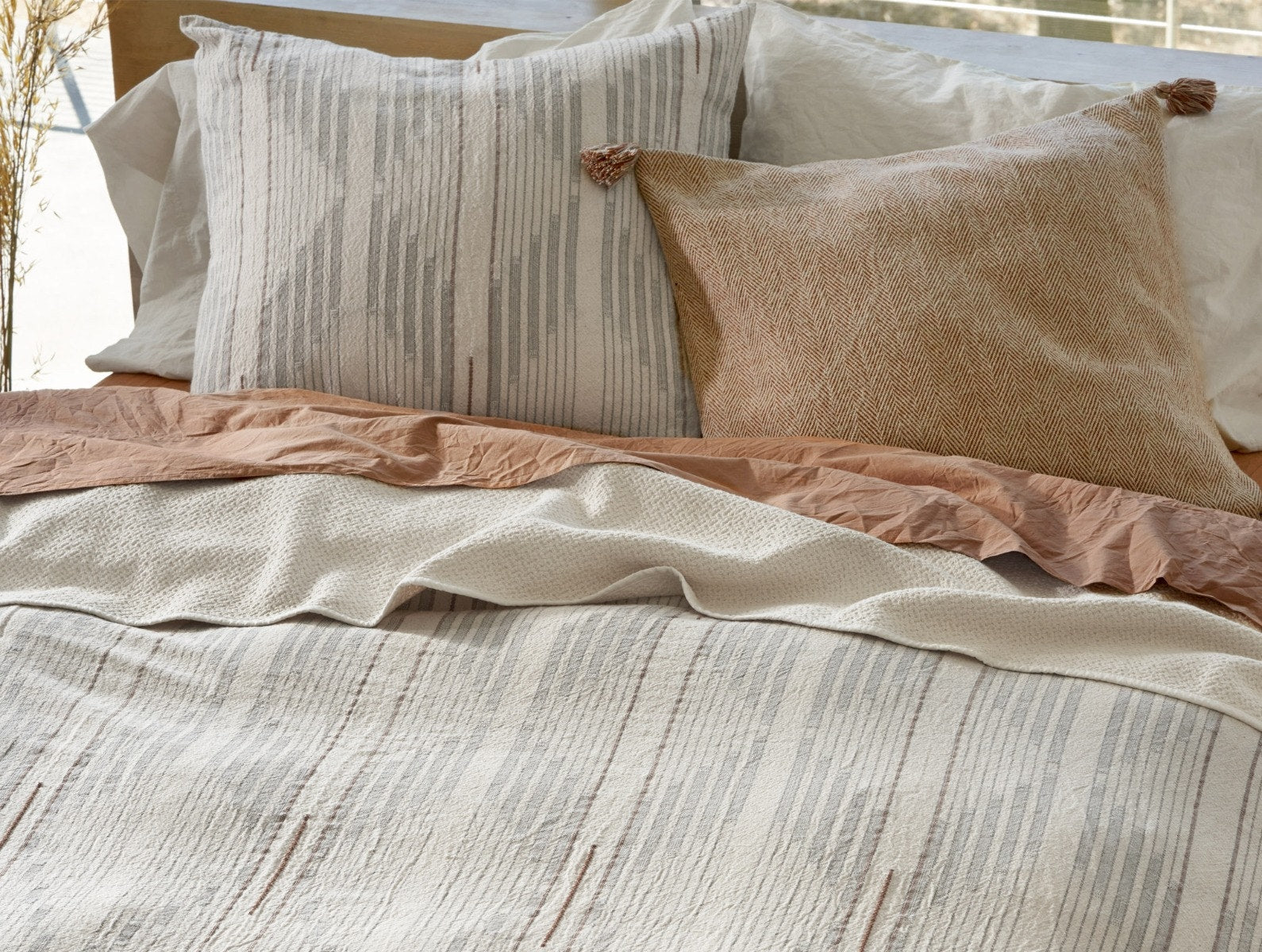 Classic Textile Pillow Sham for Everyday Comfort - Image 3